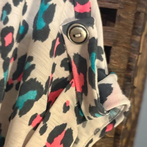 Leopard Print Shirt for Women - Picture 6 of 6